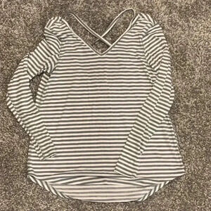 EUC Women’s Old Navy Active Long Sleeve Shirt, Size S